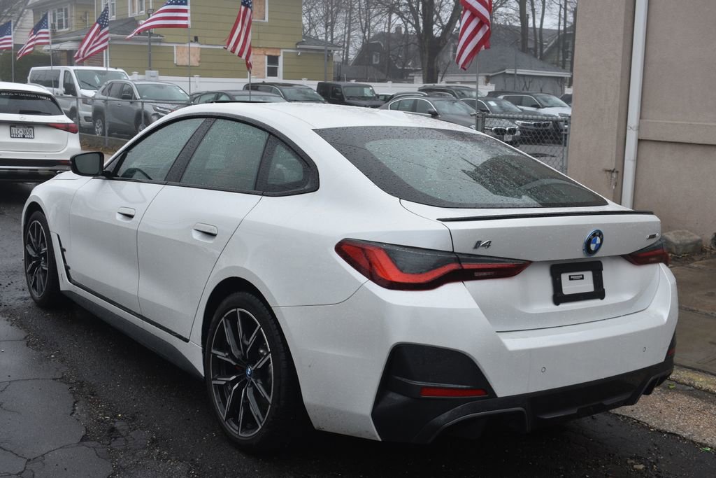 Used 2023 BMW i4 eDrive40 w/ M Sport Package image 8