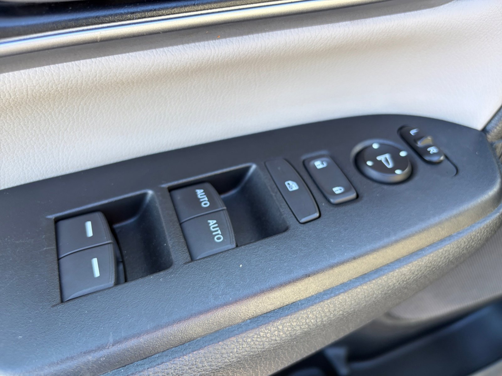 Used 2021 Honda CR-V Touring image 16
