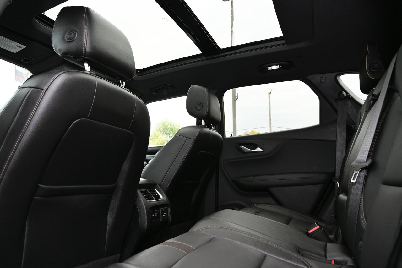 Used 2020 Chevrolet Blazer Premier w/ Driver Confidence II Package image 14