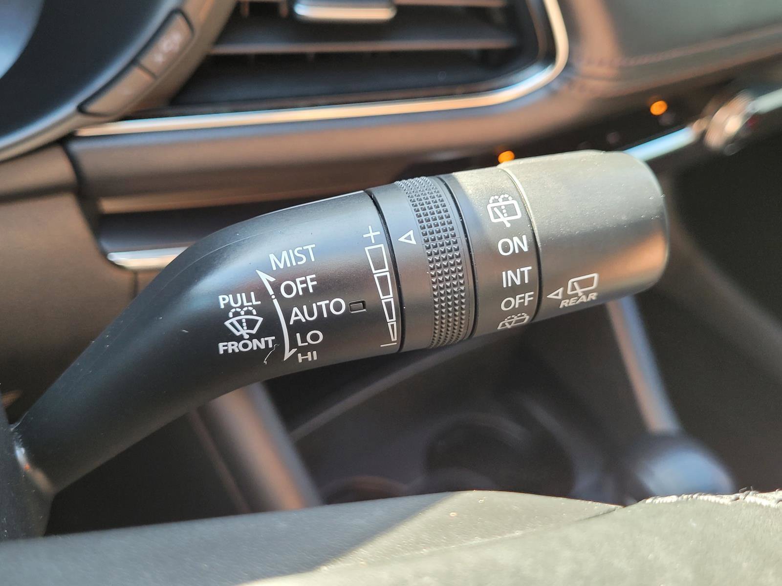 Used 2019 MAZDA MAZDA3 Hatchback FWD image 33