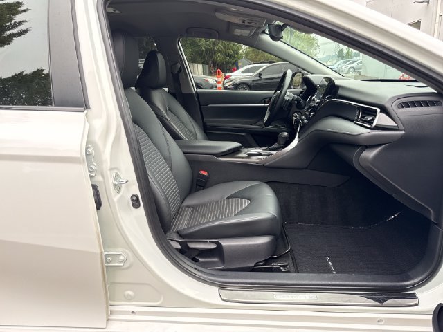 Used 2023 Toyota Camry SE FWD image 9