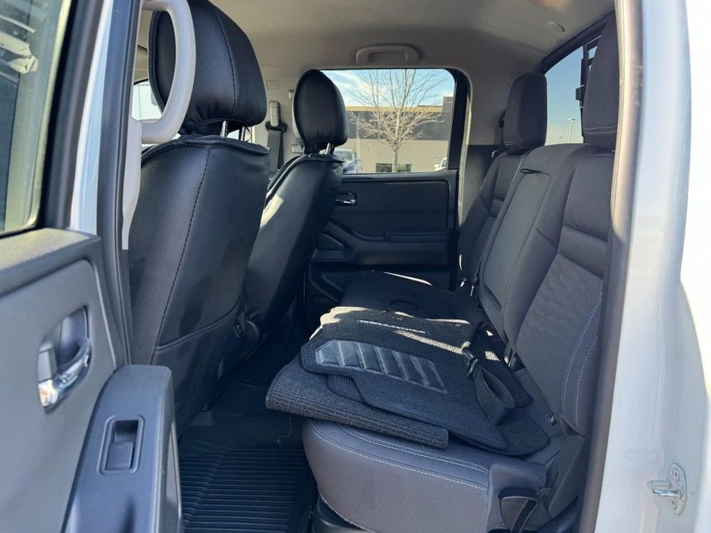 Used 2022 Nissan Frontier SV image 10