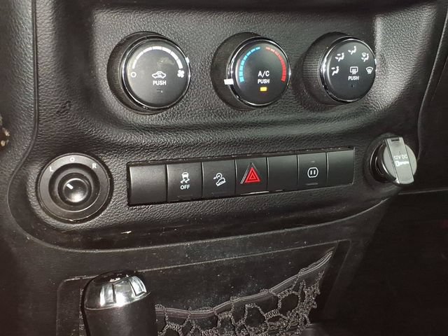 Used 2012 Jeep Wrangler Unlimited Sahara w/ Trailer Tow Group AWD/4WD image 20