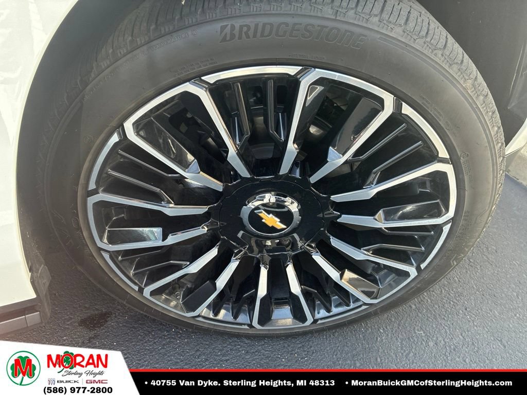 Used 2025 Chevrolet Tahoe High Country AWD/4WD image 4