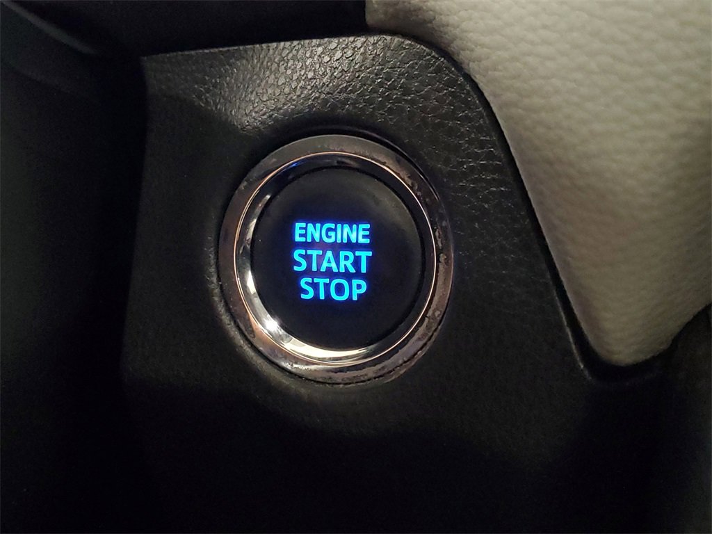 Used 2022 Toyota RAV4 XLE image 32