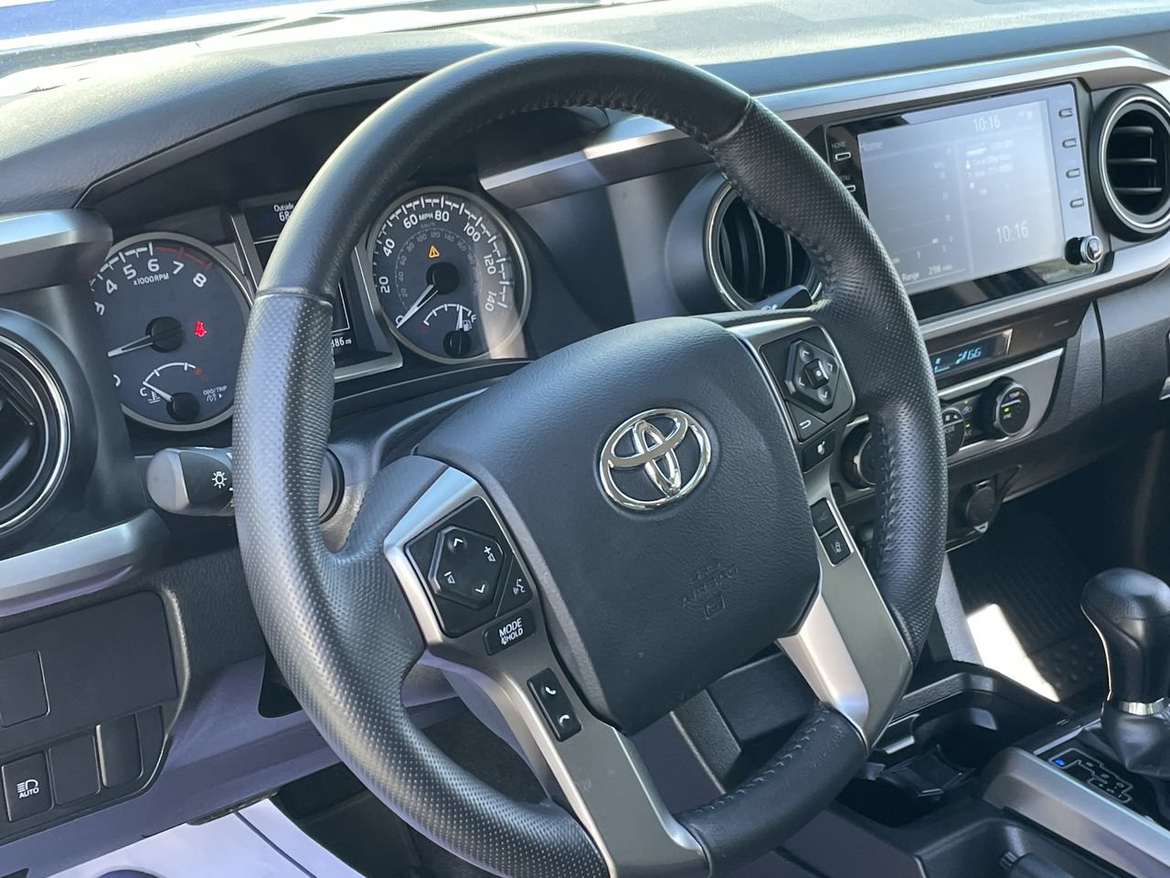 Used 2023 Toyota Tacoma SR5 AWD/4WD image 30