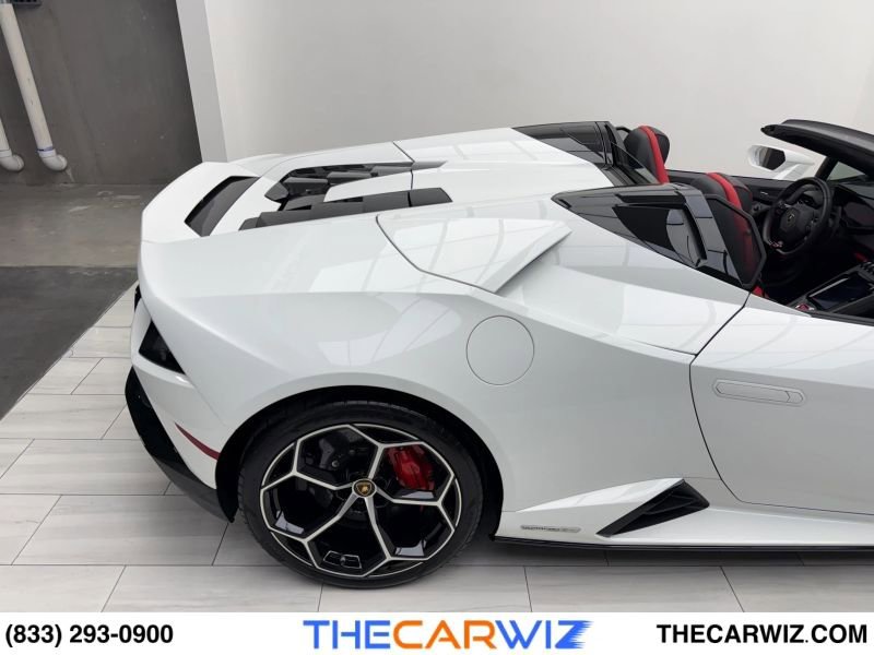 Used 2020 Lamborghini Huracan EVO image 29