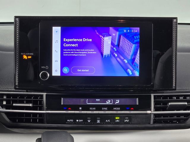 Used 2025 Toyota Sienna LE image 41