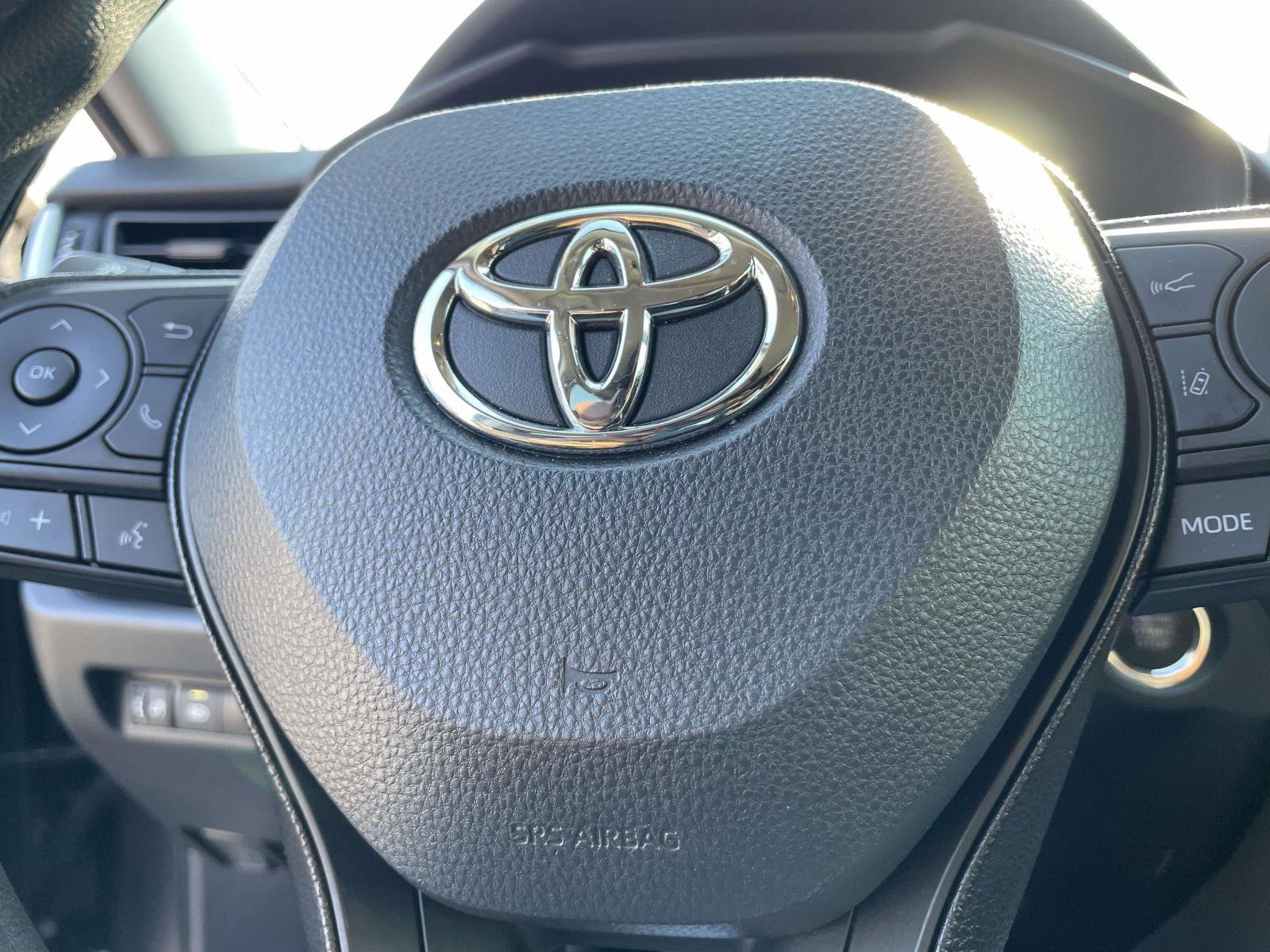 Used 2021 Toyota RAV4 XLE image 18