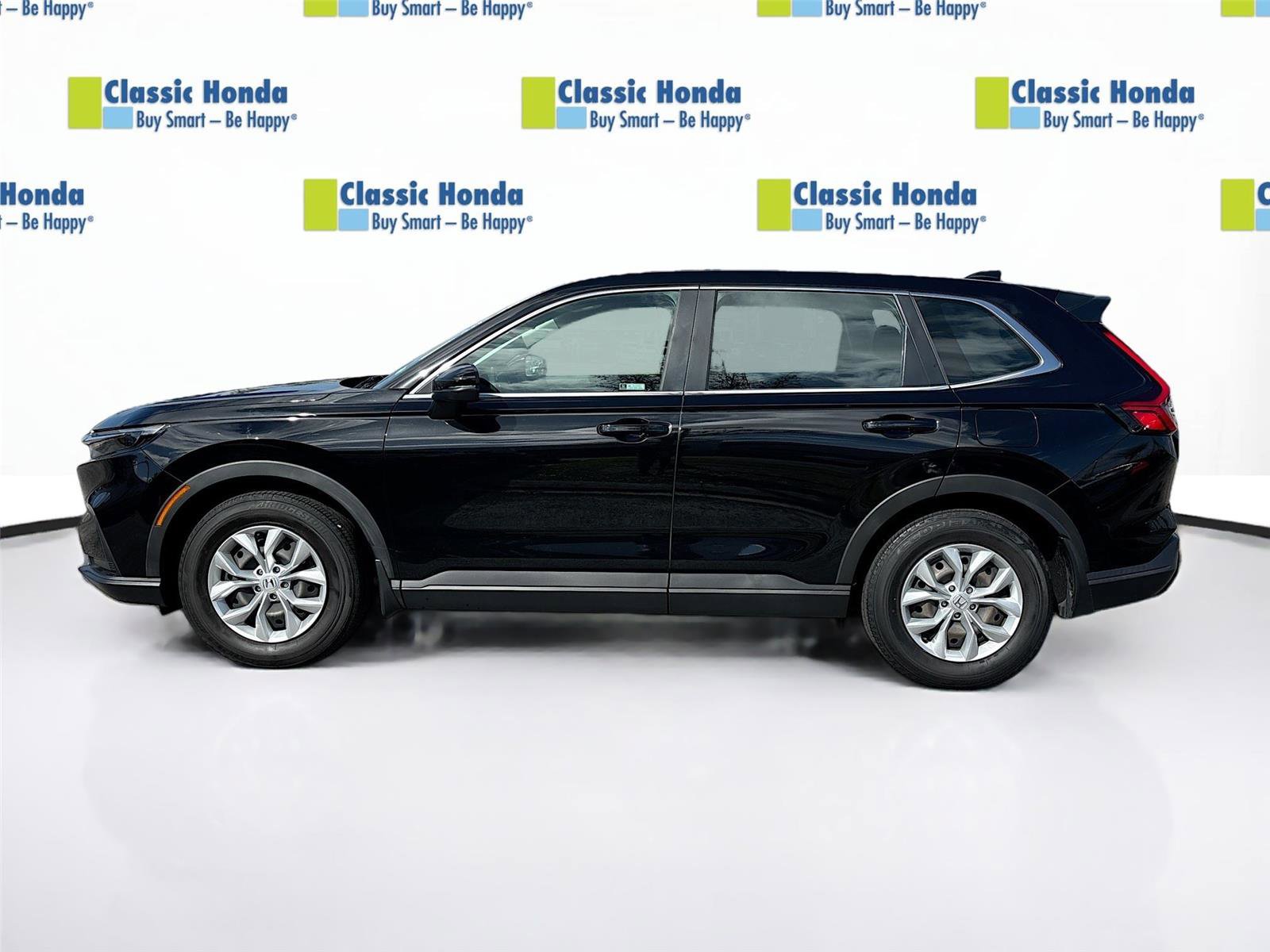 Used 2023 Honda CR-V LX image 4