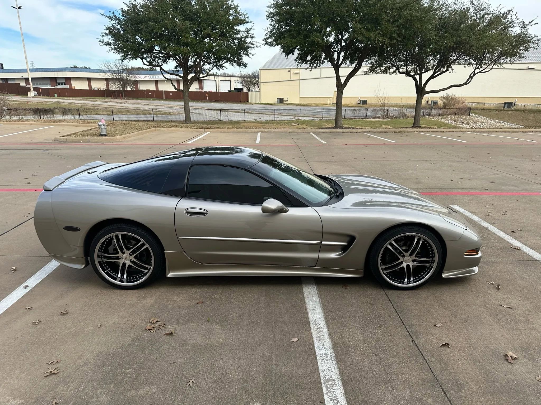 Used 2000 Chevrolet Corvette Coupe image 8