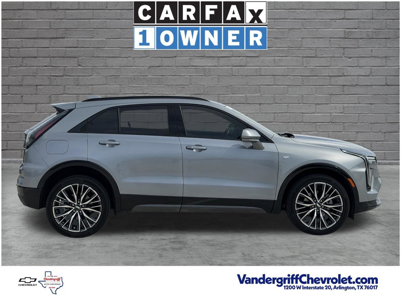 Used 2024 Cadillac XT4 Sport FWD image 3