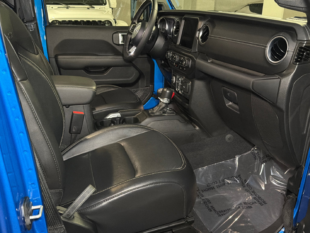 Used 2023 Jeep Wrangler Unlimited Sahara w/ Cold Weather Group AWD/4WD image 11