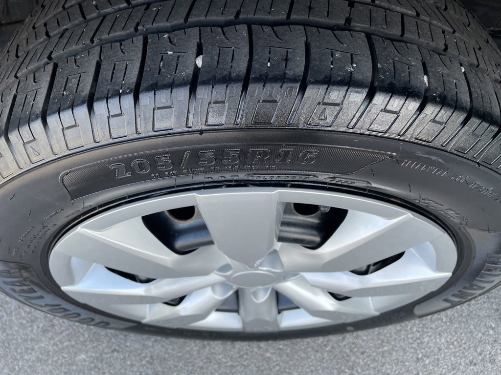 Used 2019 Toyota Corolla LE FWD image 27