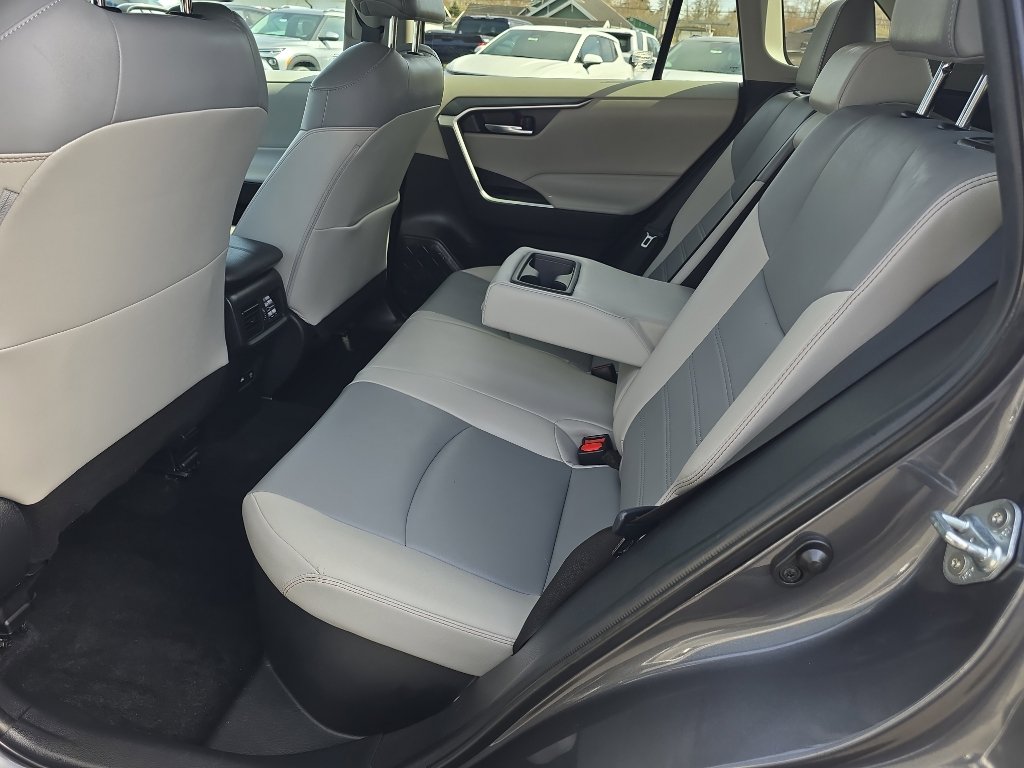 Used 2021 Toyota RAV4 XLE Premium AWD/4WD image 18