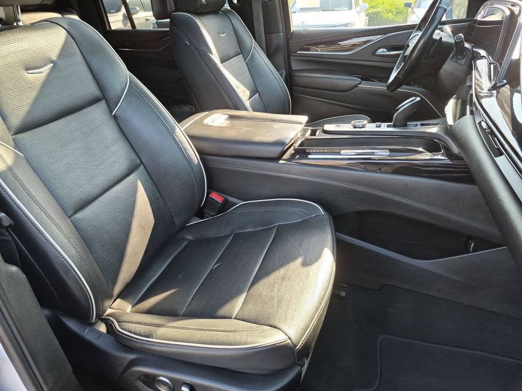 Used 2021 Cadillac Escalade ESV Sport w/ Driver Assist Tech Package AWD/4WD image 21