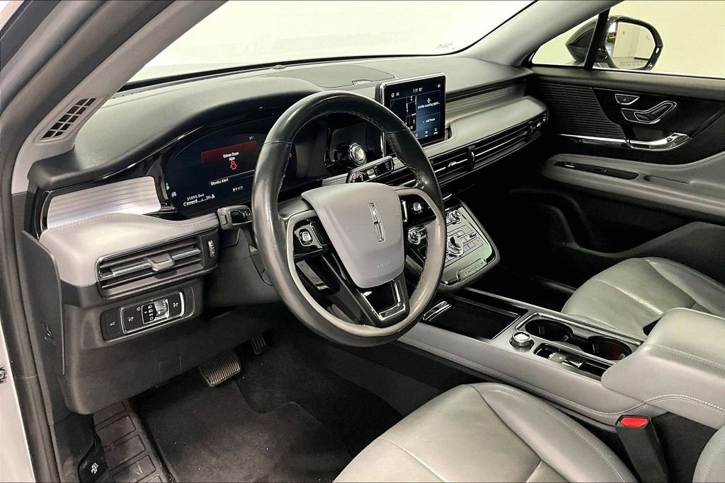 Used 2022 Lincoln Corsair Reserve w/ Elements Package FWD image 13