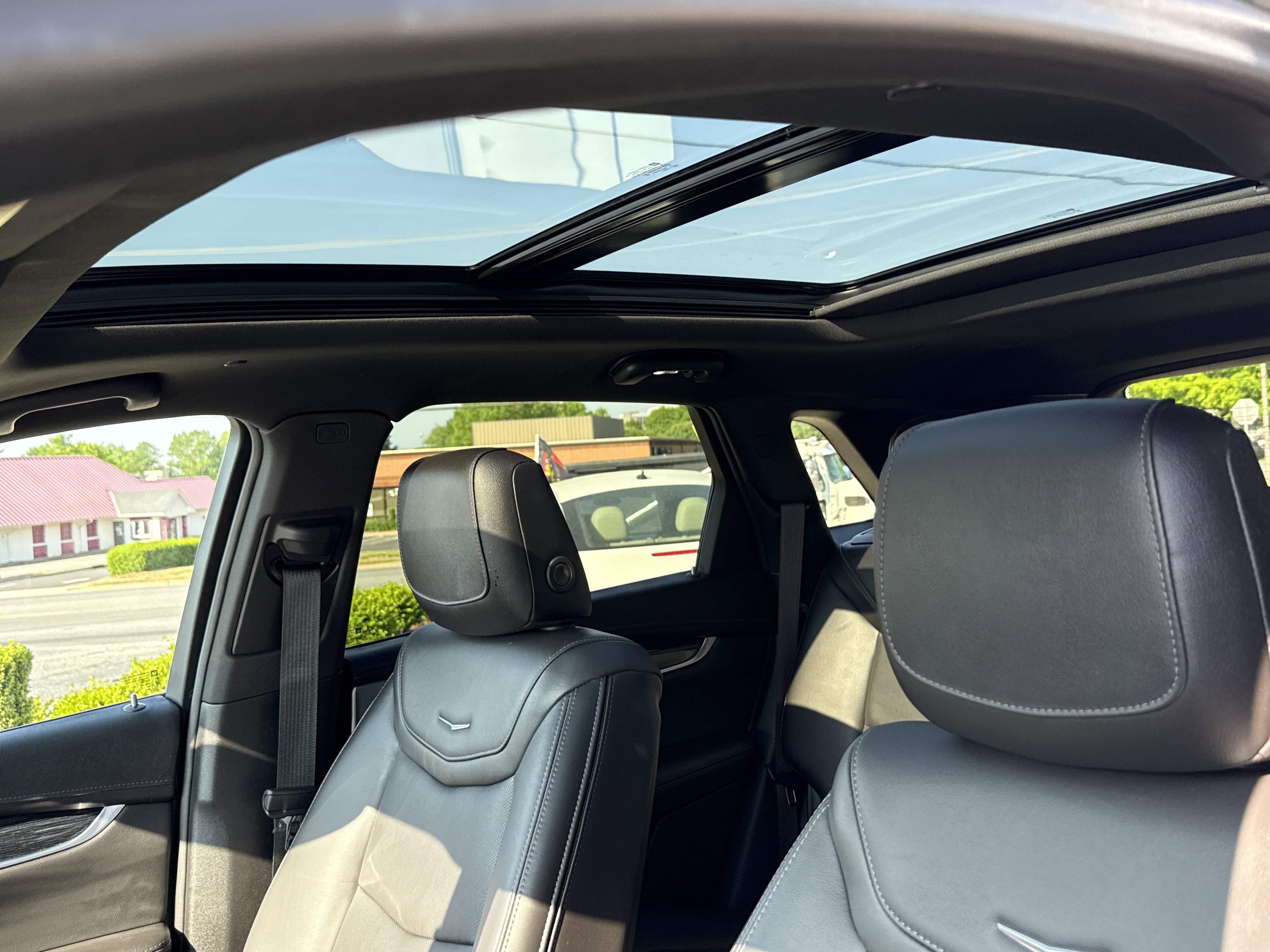 Used 2025 Cadillac XT5 Premium Luxury w/ Technology Package AWD/4WD image 28