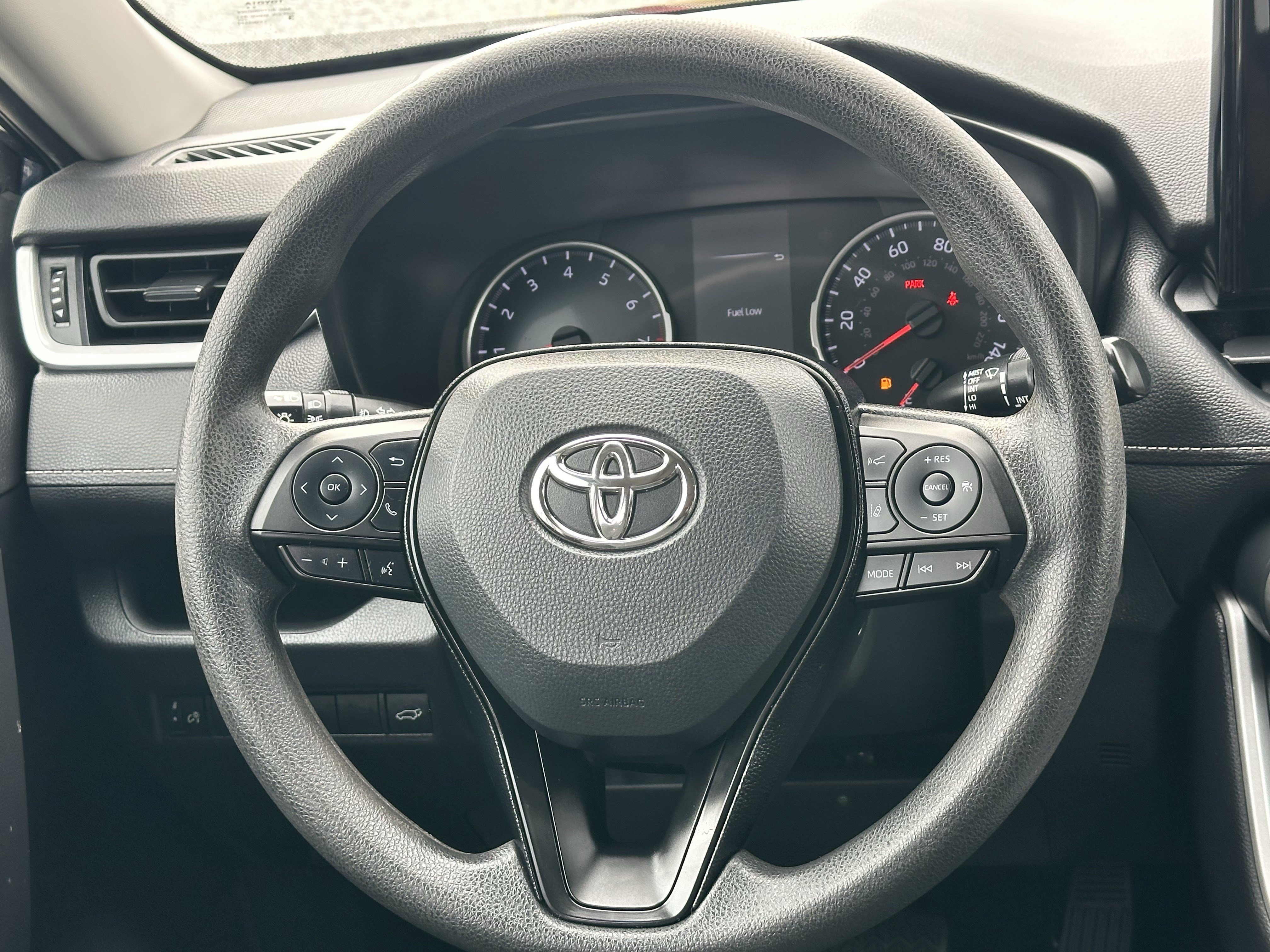 Used 2021 Toyota RAV4 XLE w/ Convenience Package image 25