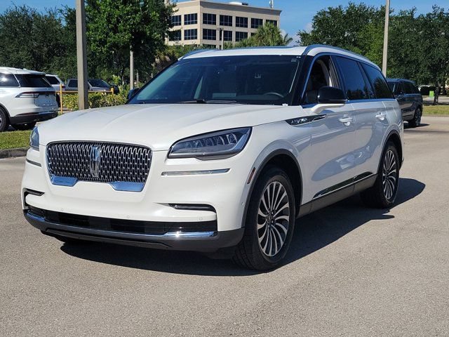 Certified 2024 Lincoln Aviator Reserve w/ Equipment Group 201A RWD image 3