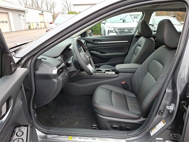 New 2025 Nissan Altima 2.5 SR image 5