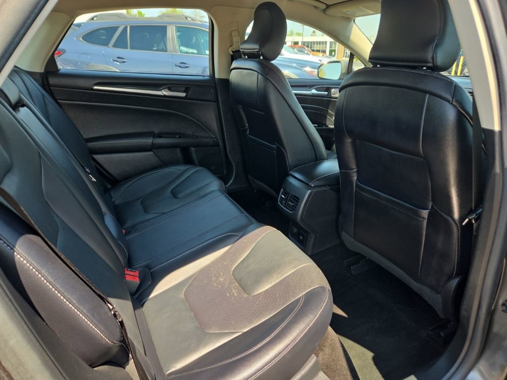 Used 2018 Ford Fusion Titanium FWD image 23
