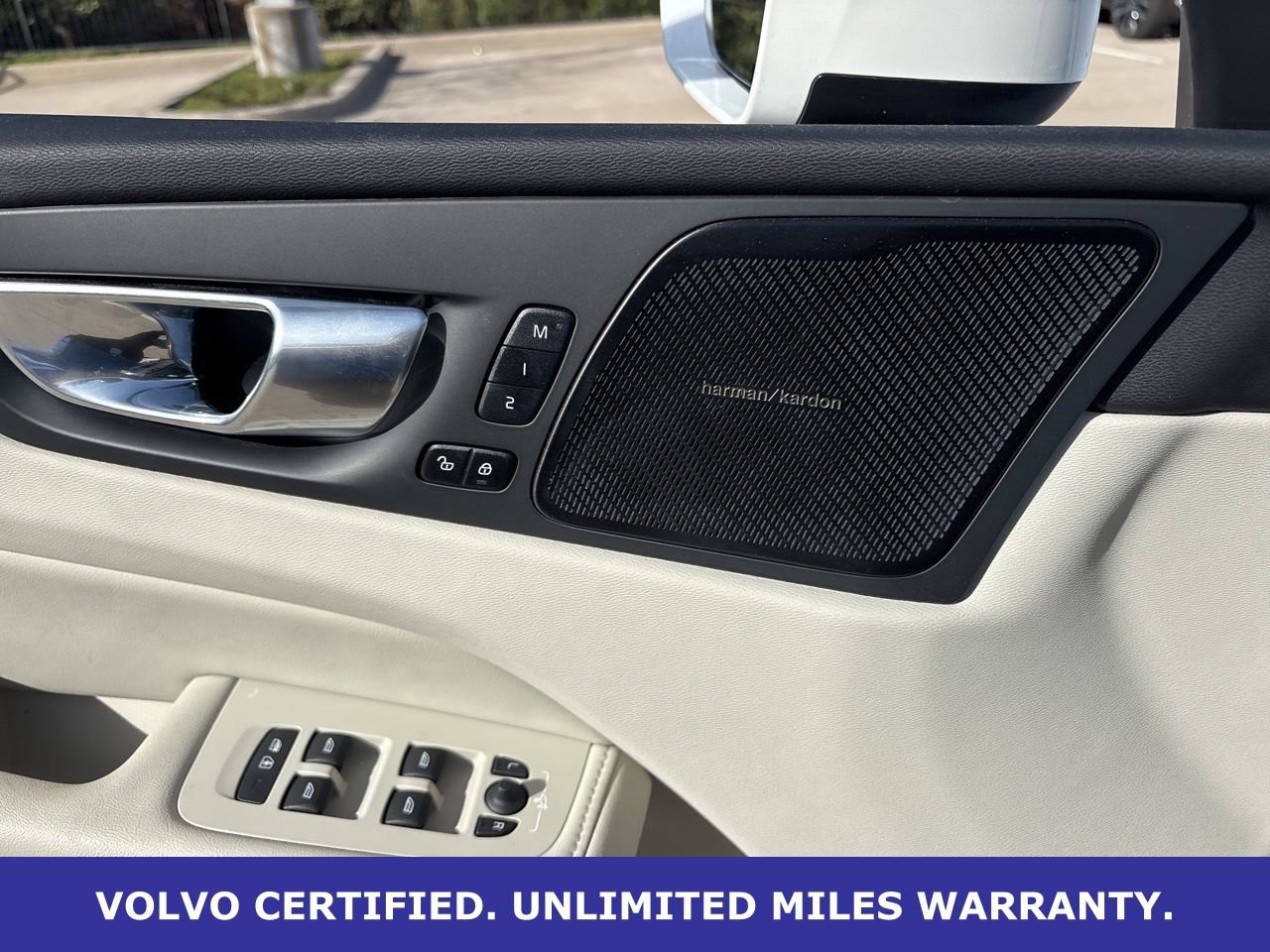 Used 2023 Volvo XC60 B5 Ultimate w/ Climate Package image 15