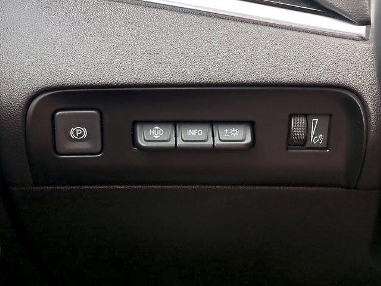 Certified 2023 Buick Enclave Avenir FWD image 18