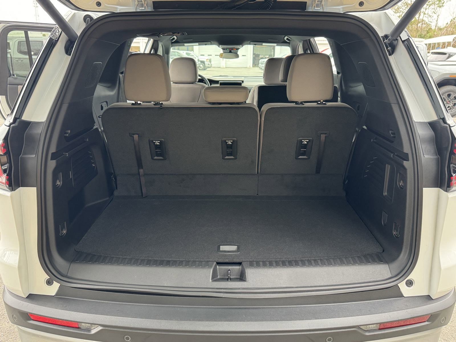 New 2025 GMC Acadia Elevation image 7