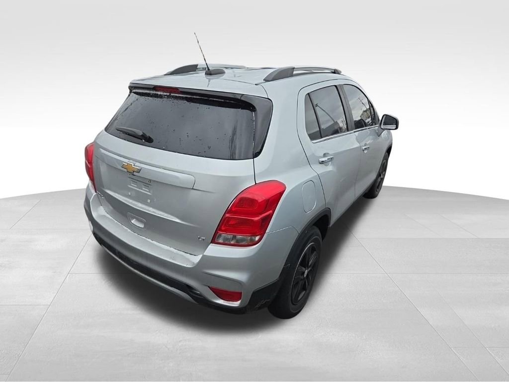 Used 2020 Chevrolet Trax LT w/ LT Convenience Package image 6