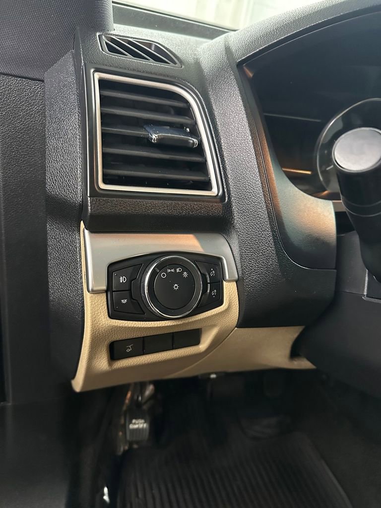 Used 2016 Ford Explorer XLT w/ Equipment Group 202A image 15