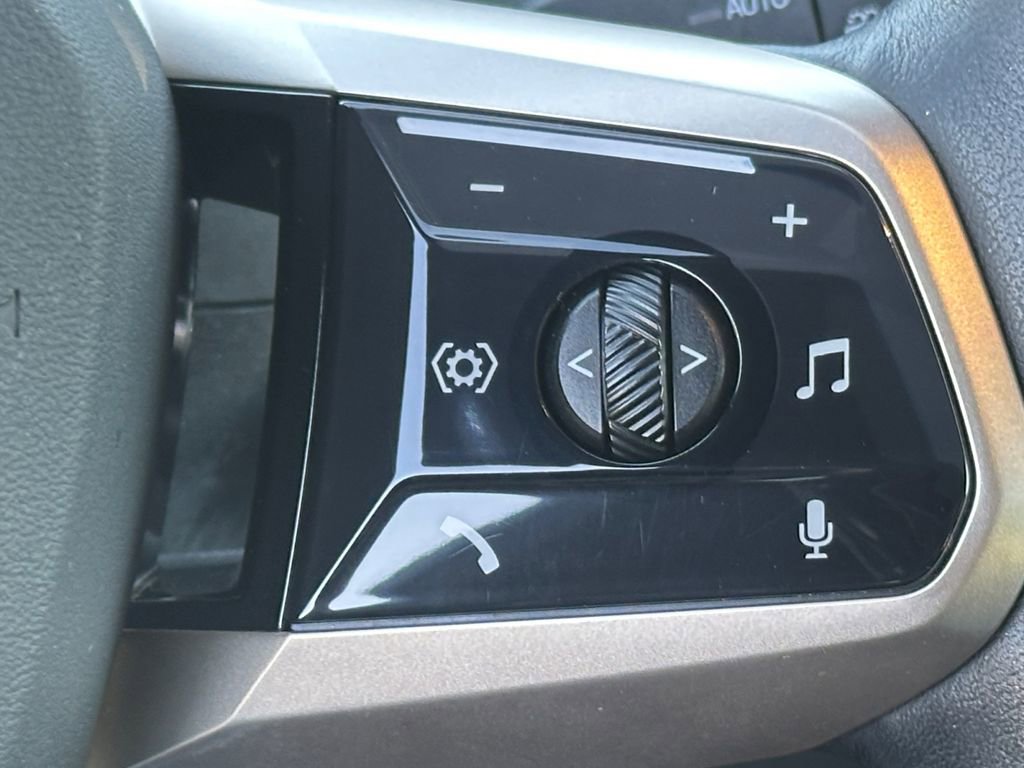 Used 2023 BMW iX xDrive50 w/ BMW I Signature Blue Package image 19