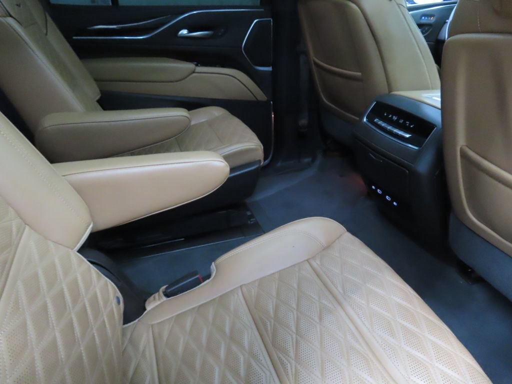 Used 2023 Cadillac Escalade Sport AWD/4WD image 23