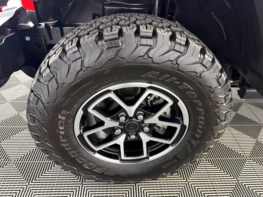 Used 2024 Jeep Wrangler Unlimited Rubicon AWD/4WD image 12