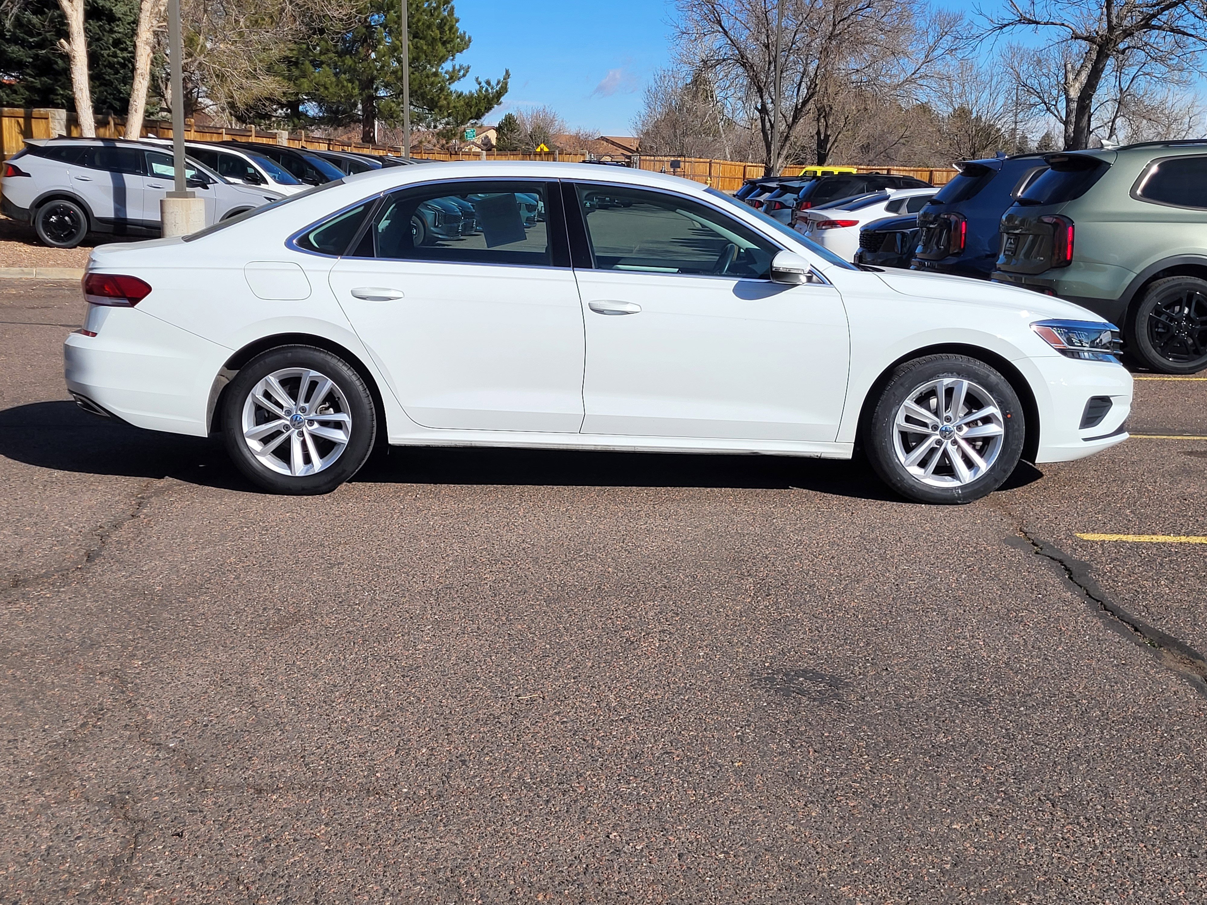 Used 2020 Volkswagen Passat 2.0T SE image 2