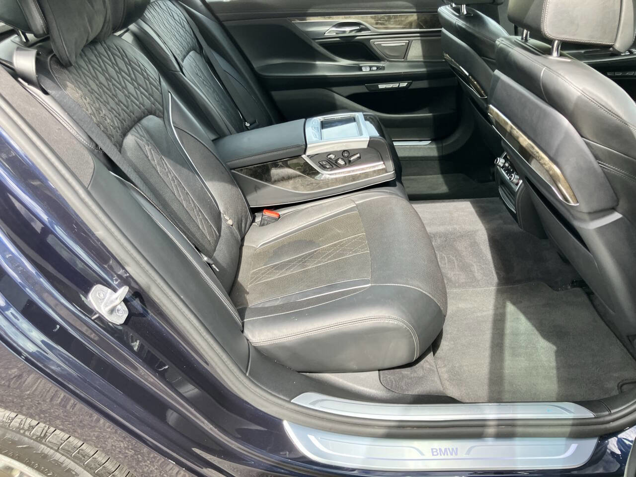 Used 2016 BMW 750i xDrive image 27