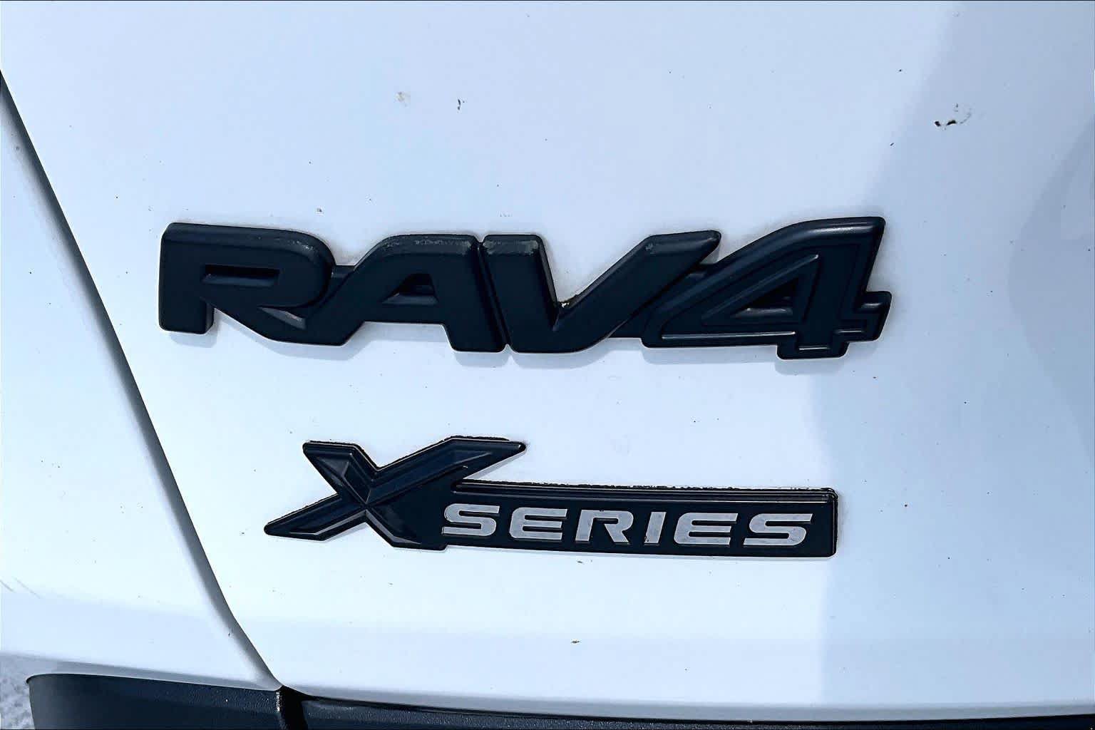 Used 2021 Toyota RAV4 LE FWD image 31