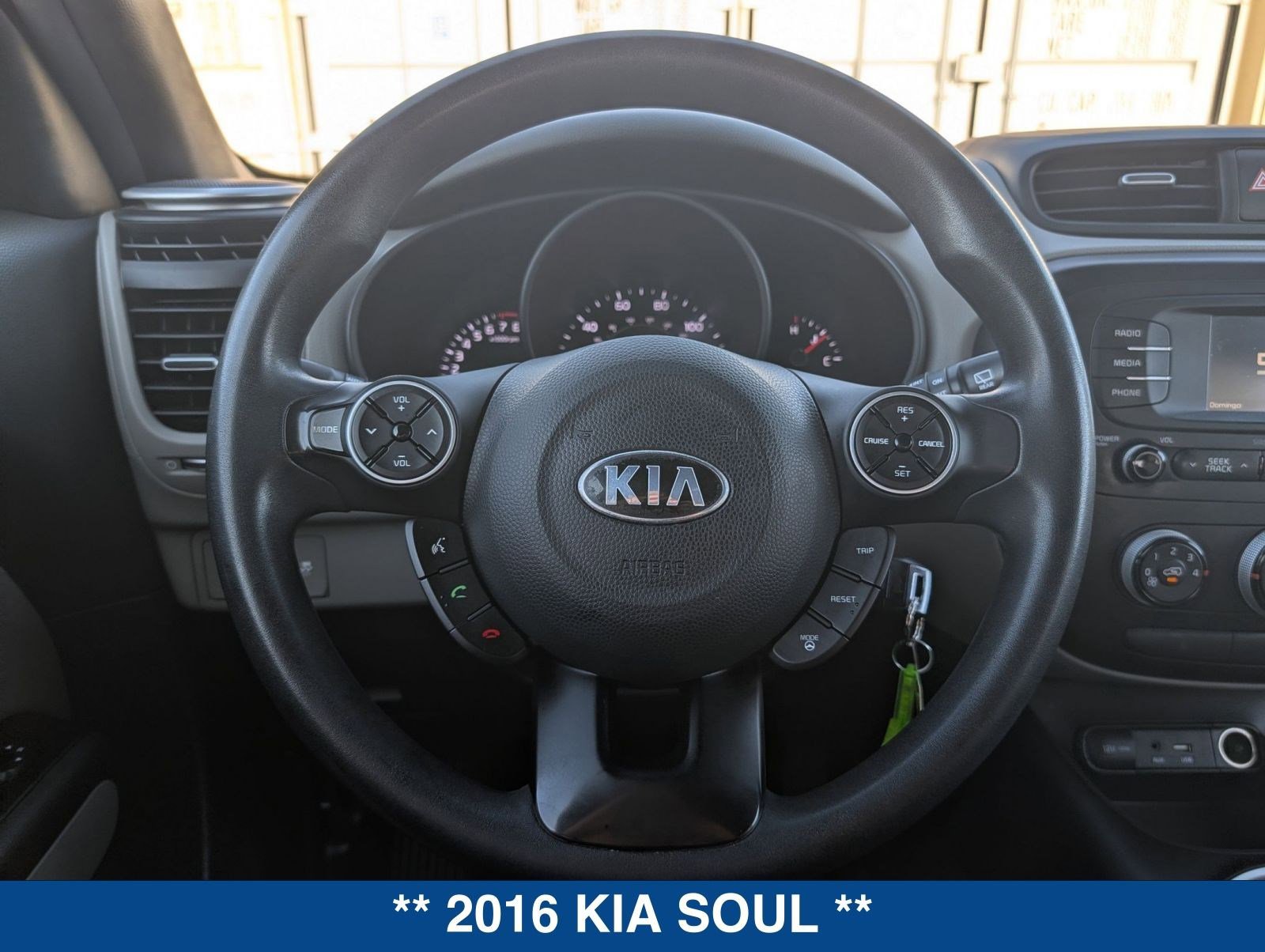 Used 2016 Kia Soul + image 24