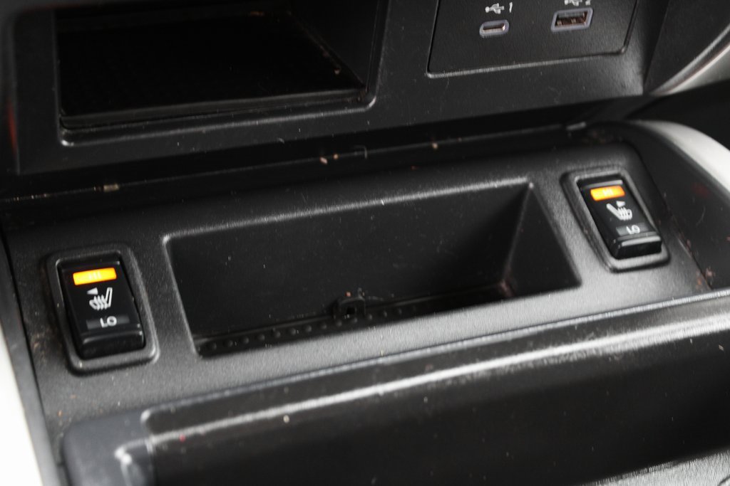 Used 2021 Nissan Titan SV w/ SV Convenience Package image 33