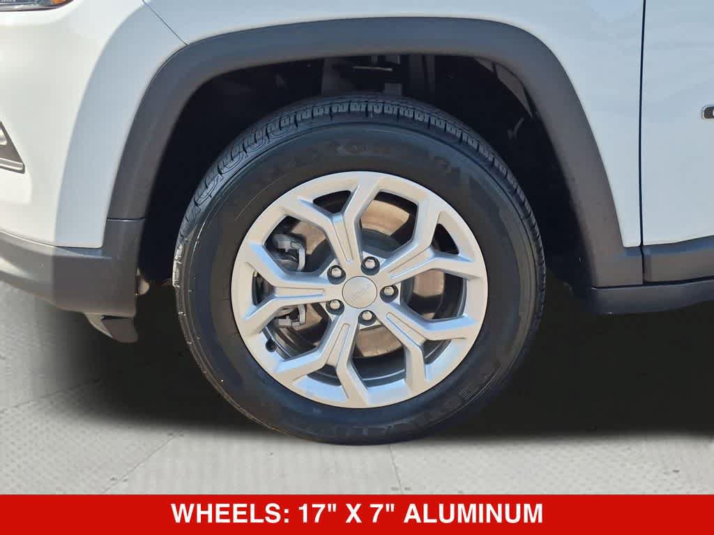 Used 2024 Jeep Compass Latitude AWD/4WD image 13
