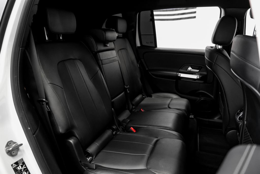 Used 2021 Mercedes-Benz GLB 250 w/ Premium Package image 39