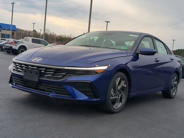Used 2025 Hyundai Elantra SEL FWD image 7