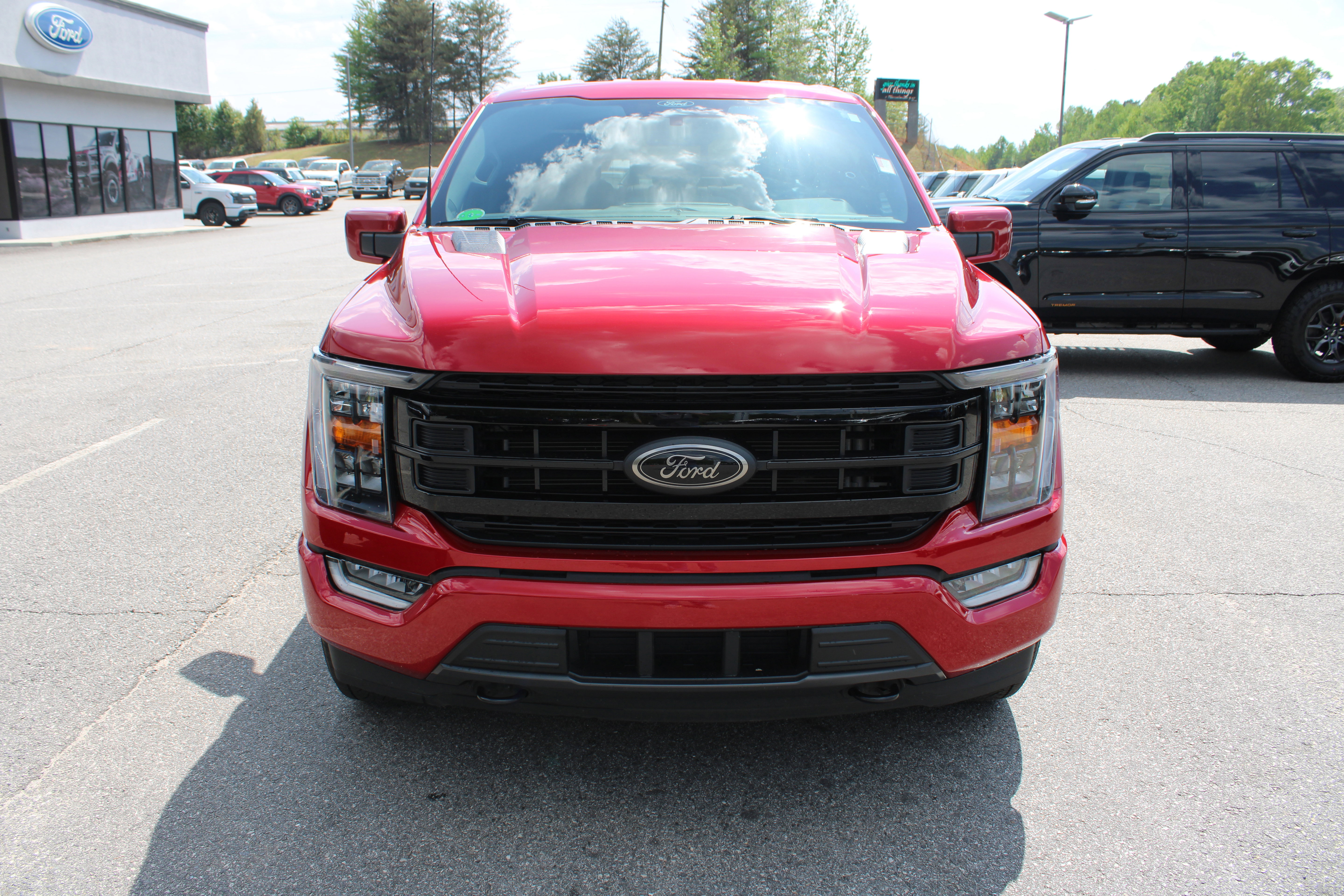 Used 2022 Ford F150 XLT w/ Equipment Group 302A High AWD/4WD image 3