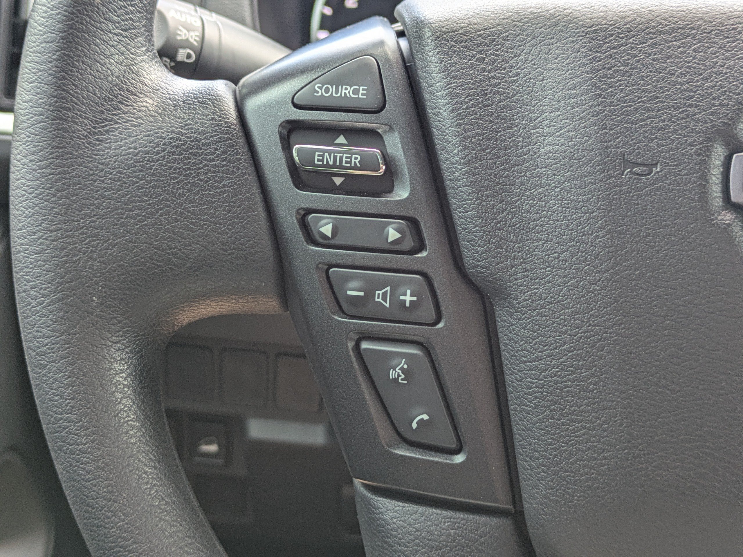 Certified 2025 Nissan Frontier SV AWD/4WD image 26