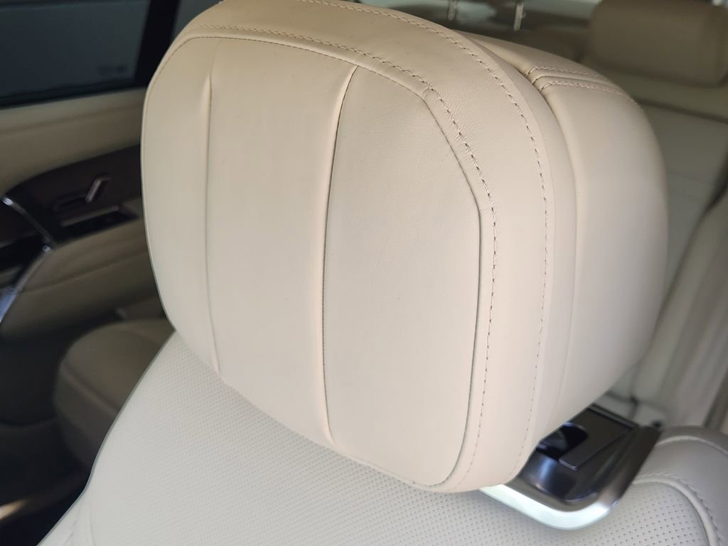 Used 2023 Land Rover Range Rover SE image 23