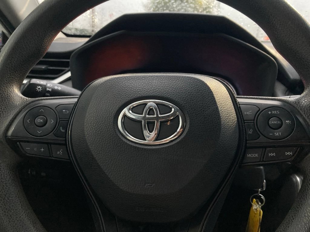 Used 2019 Toyota RAV4 LE FWD image 15