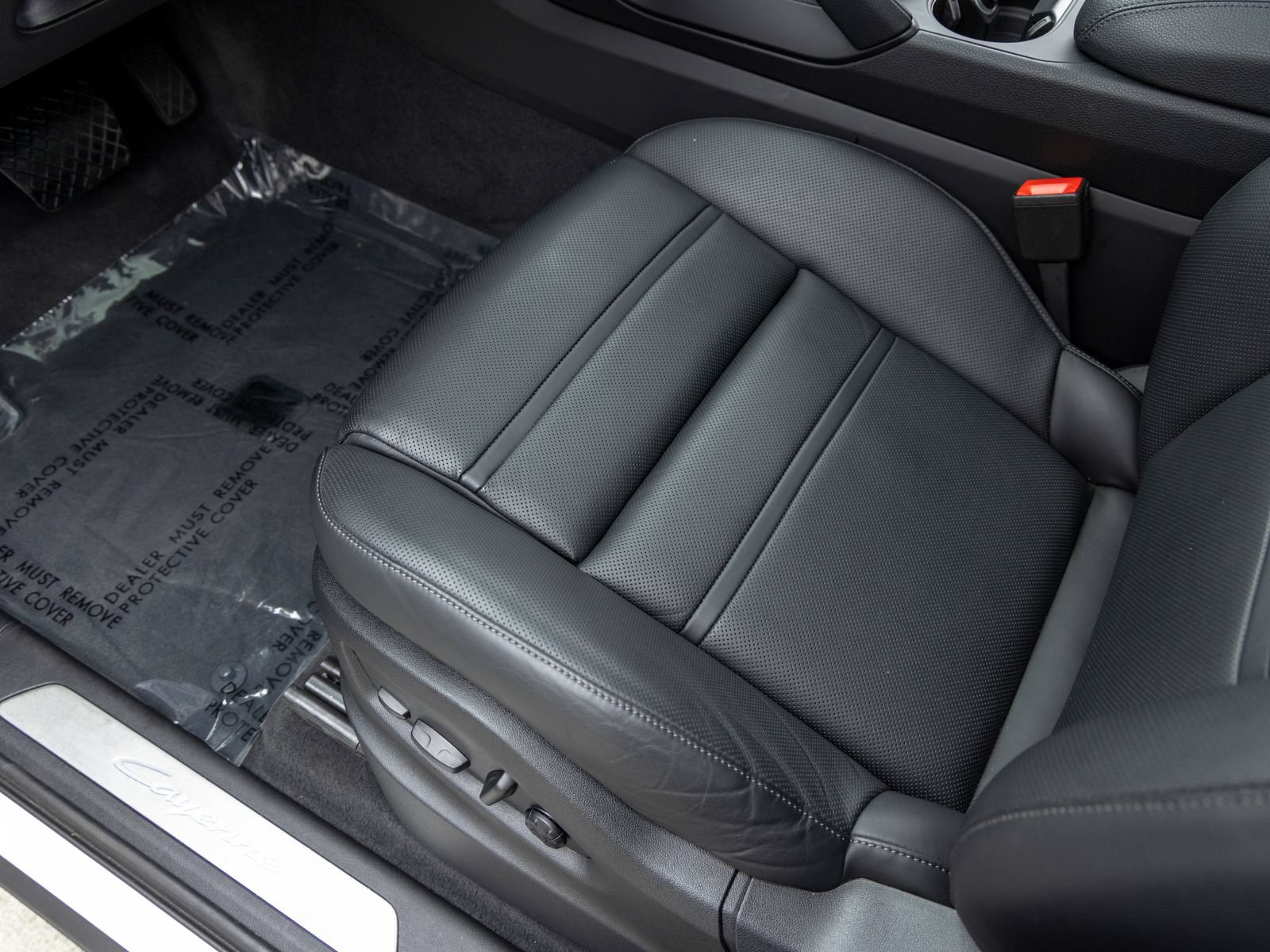 Certified 2026 Porsche Cayenne Coupe AWD/4WD image 26