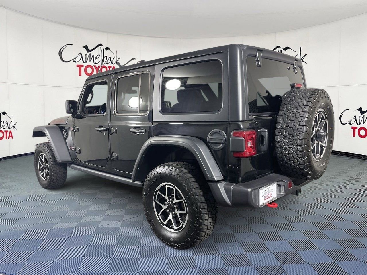 Used 2025 Jeep Wrangler Unlimited Rubicon image 5