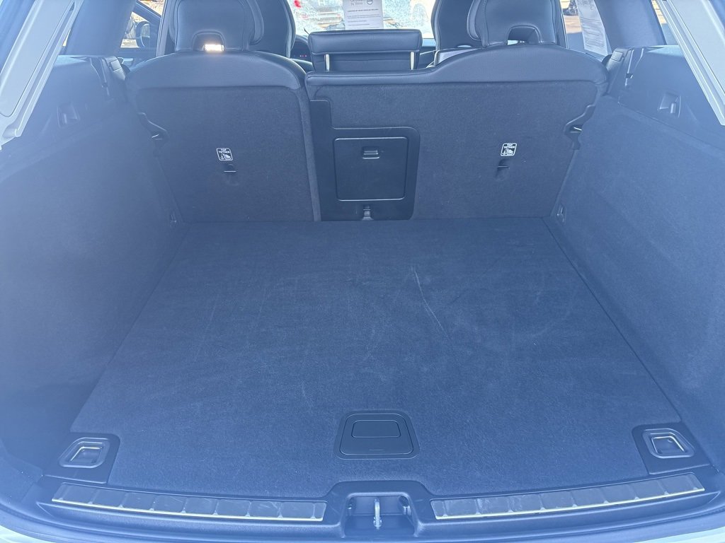 Used 2025 Volvo XC60 B5 Plus image 46