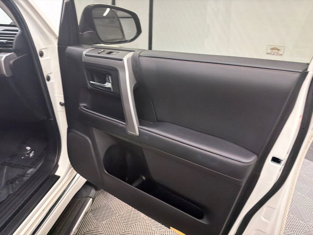 Used 2021 Toyota 4Runner Limited AWD/4WD image 16